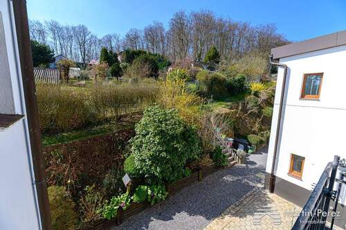 W7 - Blick in den Garten - 