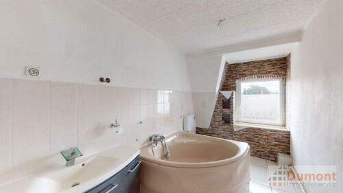 Wohnung DG links Bad - 