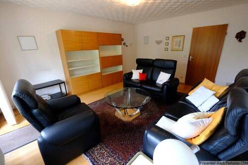 Wohnzimmer - 3 Zimmer Etagenwohnung in Stuttgart