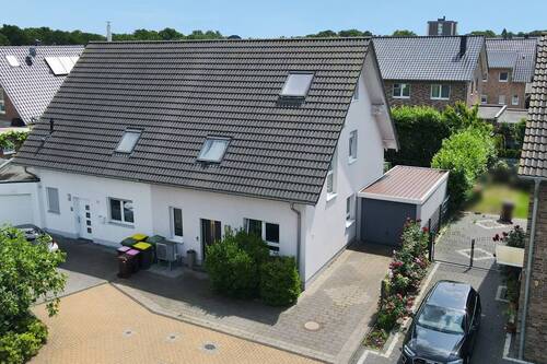 Außenansicht - Effizienzhaus in familienfreundlicher Lage