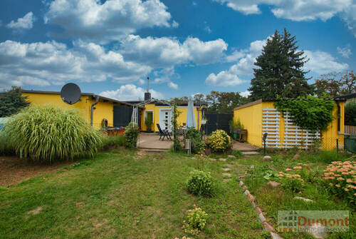 Garten und Hinteransicht - 2 Zimmer Bungalow zum Kaufen in Bitterfeld-Wolfen/Bobbau