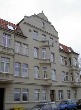 Hausansicht.JPG - Tolle Studentenwohnung unweit der medizinischen Akademie mit Balkon, Stellplatz und Küche
