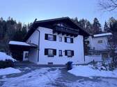 Nordansicht 3-Parteienhaus - 5 Zimmer Etagenwohnung in Garmisch-Partenkirchen
