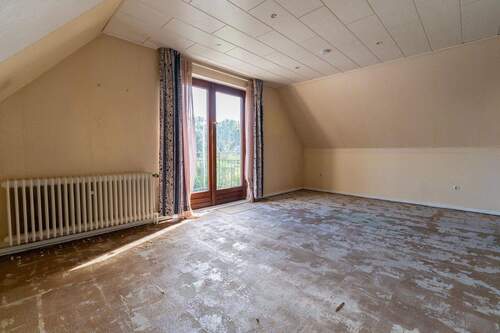 Obergeschoss - Das erste Schlafzimmer 2.jpg - 