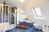 Badezimmer 2. OG - 