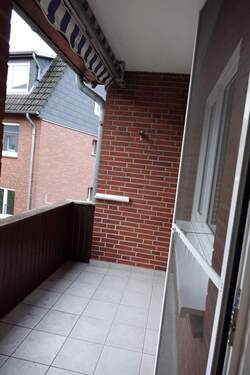 geflieste Loggia mit Markise.JPG - 