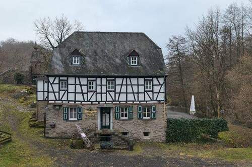 Mühle Frontansicht - Mehrfamilienhaus, Wohnhaus mit 120,00 m&sup2; in Roes zum Kaufen