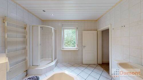 Bad OG Mitteleingang - 