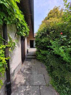 Terrasse / Durchgang zu Garten - 