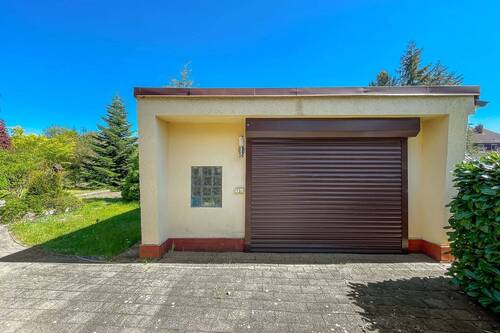 Garage - 6 Zimmer Einfamilienhaus in Strausberg