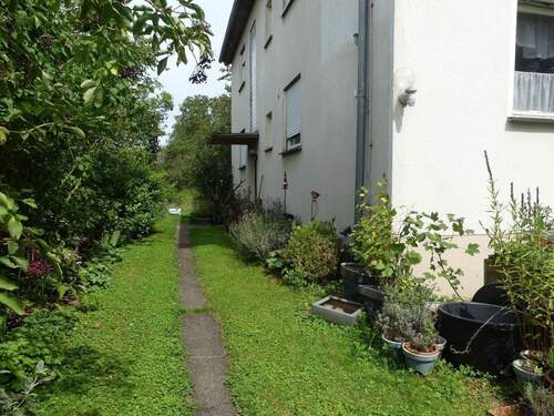Haus Eingang.JPG - Mehrfamilienhaus, Wohnhaus mit 233,00 m² in Forchheim zum Kaufen