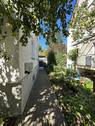 Garten und Eingangsbereich - 3 Zimmer Etagenwohnung in Göppingen