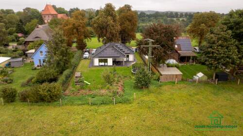 Bild 1 - Modernes effizientes Einfamilienhaus mit Garten
