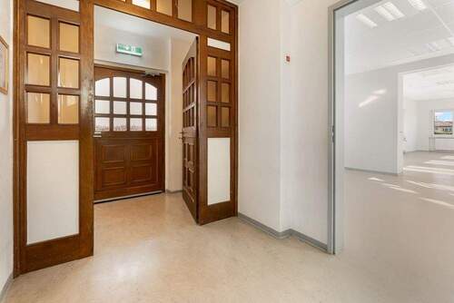 Eingangshalle - Einfamilienhaus mit 173,20 m&sup2; in Frankfurt am Main zum Kaufen