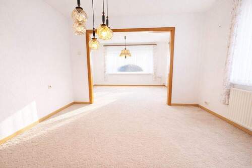 Wohn- und Esszimmer - 4 Zimmer Einfamilienhaus in Neufeld