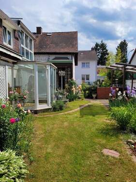 Garten - Kleine Oase in unmittelbarer Zentrumsnähe von Neu-Isenburg