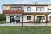 Rückseite - Große Südterrasse, Garten, Einliegerwohnung uvm.! Einfamilienhaus in ruhiger Lage von Aisch