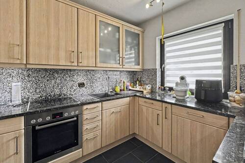 Küche Erdgeschoss - Einfamilienhaus mit 182,10 m&sup2; in Adelsdorf zum Kaufen