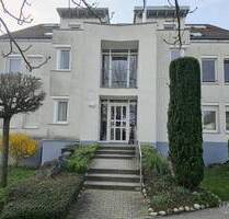 Helle 3,5-Zimmer-Wohnung mit großem Balkon, Carport & Gartenanteil in ruhiger Lage von Illingen