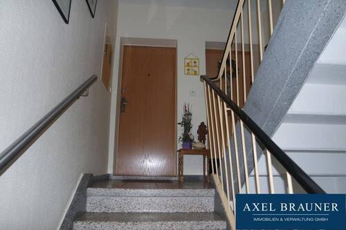 Treppenhaus - 2 Zimmer Etagenwohnung zum Kaufen in Bremen