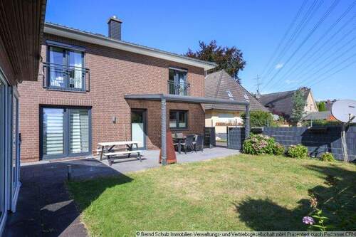 3 Terrasse - 4 Zimmer Doppelhaushälfte in Hamburg