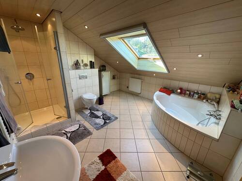 tempImagecL6uB8.jpg - 