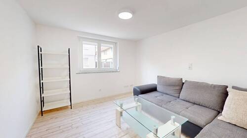 Wohnzimmer - 8 Zimmer Doppelhaushälfte zum Kaufen in Rodgau