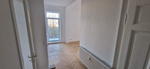 Wohnküche mit Zugang zum Balkon - 3 Zimmer Etagenwohnung zur Miete in Leipzig