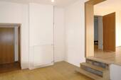 Erdgeschoss - 1 Zimmer Mehrfamilienhaus, Wohnhaus in Kassel