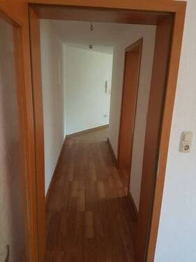 U15 (3) Flur - Etagenwohnung mit 54,00 m&sup2; in Bad Staffelstein zur Miete
