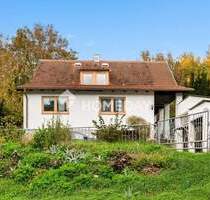 Ein Haus mit Zukunft - solides ZFH in idyllischer Hanglage bei Regensburg - Nittendorf (Schönhofen)