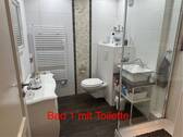 Bad mit Dusche und WC - 