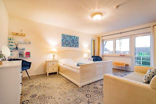 Schlafzimmer 2 OG mit Balkonzugang - 