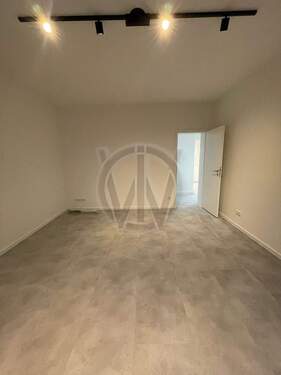 Wohnzimmer - 3 Zimmer Etagenwohnung zum Kaufen in Berlin