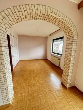 Esszimmer - *Seligenstadt-OT* Helle und großzügig geschnittene Wohnung mit Balkon in ruhiger Lage
