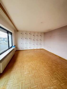 Wohnzimmer - 5 Zimmer Etagenwohnung zur Miete in Seligenstadt / Froschhausen