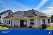 Rückansicht - 'Eleganter Bungalow - Komfortabel, Modern & Ruhig gelegen'