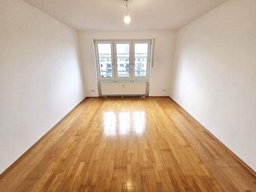 Kinder/Büro - Etagenwohnung mit 88,00 m&sup2; in München zum Kaufen