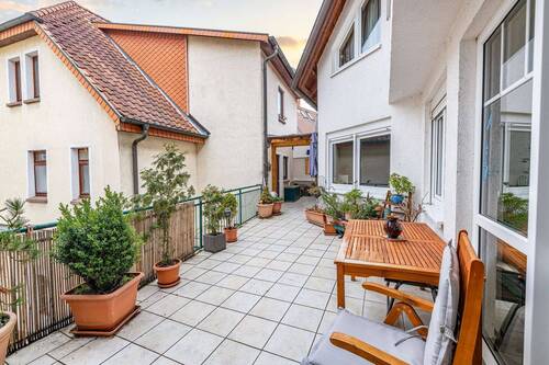 Terrasse - Einfamilienhaus mit 213,00 m&sup2; in Weinheim zum Kaufen