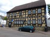 3 Außenansicht - 3 Zimmer Mehrfamilienhaus, Wohnhaus in Rosbach