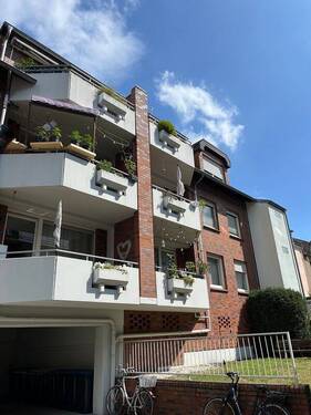 Hausrückseite - 3-Zi ETW in City und Stadtparkrandlage mit Loggia und Garage