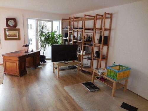 Wohnzimmer - 3 Zimmer Etagenwohnung zur Miete in Saarbrücken