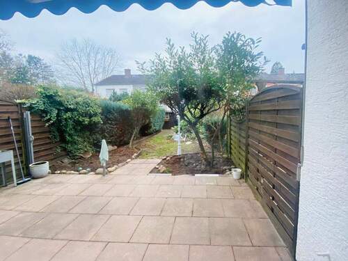 Terrasse und Garten.jpg - Einfamilien-Reihenhaus in ruhiger Wohnlage von Heusenstamm