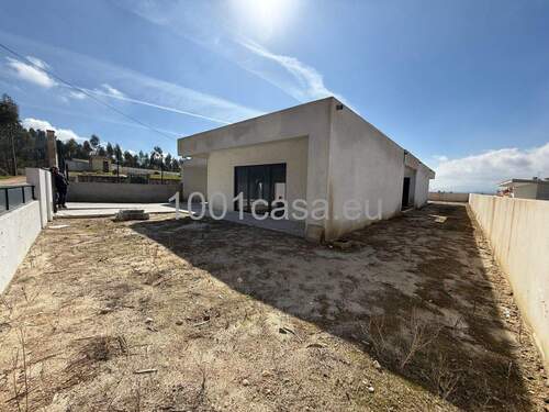 Bild 1 - Freistehendes Einfamilienhaus Bungalow mit Garten - Rio Maior