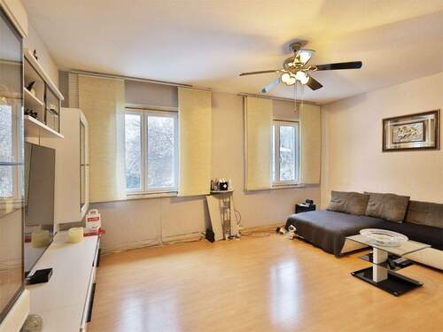 Geräumiges Wohnzimmer - Einfamilienhaus mit 160,00 m&sup2; in Marbach zum Kaufen