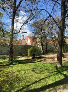 Parkanlage gegenüber - 