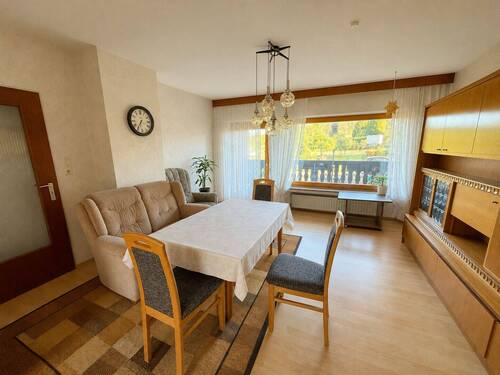Wohn-/Esszimmer - 