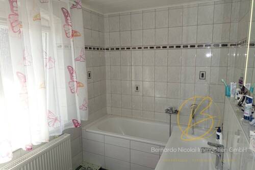 Badezimmer im 1. Obergeschoss - 