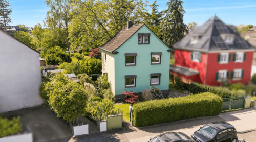 Vorderansicht - Charmantes Einfamilienhaus mit großem Grundstück und Gestaltungspotenzial in Hilden