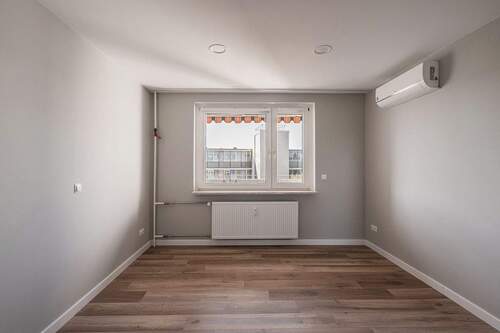 Zimmer 2 - 